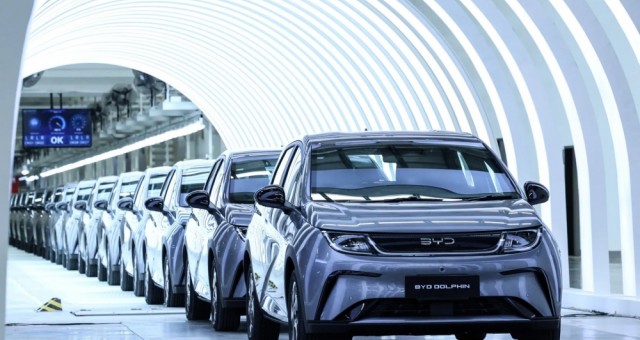 Doanh số xe điện Trung Quốc giảm tốc, BYD và nhiều thương hiệu lớn chịu áp lực